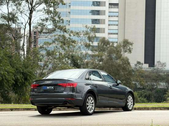 AUDI-A4-2018