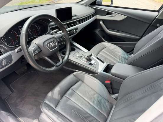 AUDI-A4-2018