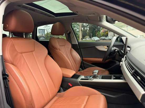 AUDI-A4-2021