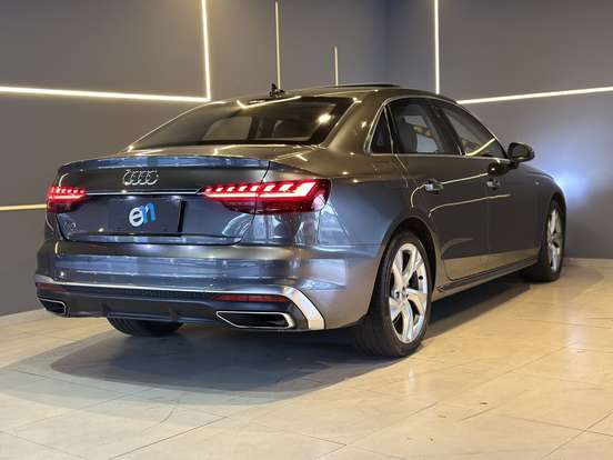 AUDI-A4-2020