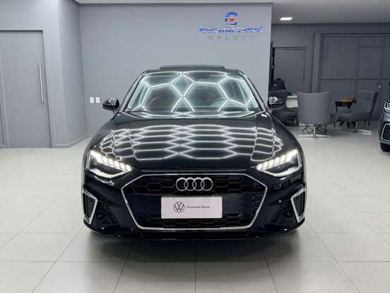 AUDI-A4-2023