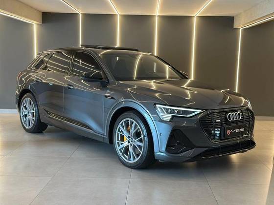 AUDI E-TRON ELÉTRICO PERFORMANCE BLACK QUATTRO