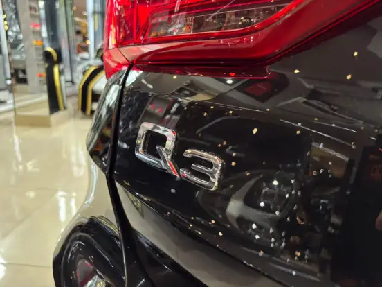 AUDI-Q3-2020