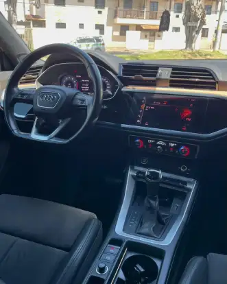 AUDI-Q3-2020
