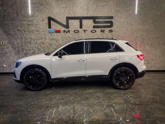 AUDI-Q3-2019