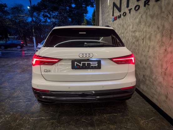 AUDI-Q3-2019