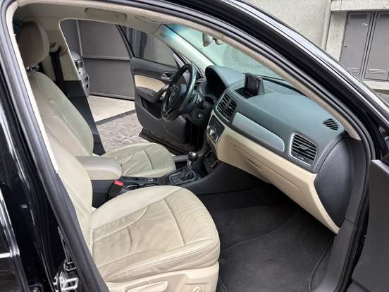 AUDI-Q3-2015