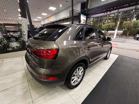 AUDI-Q3-2017