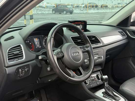 AUDI-Q3-2016