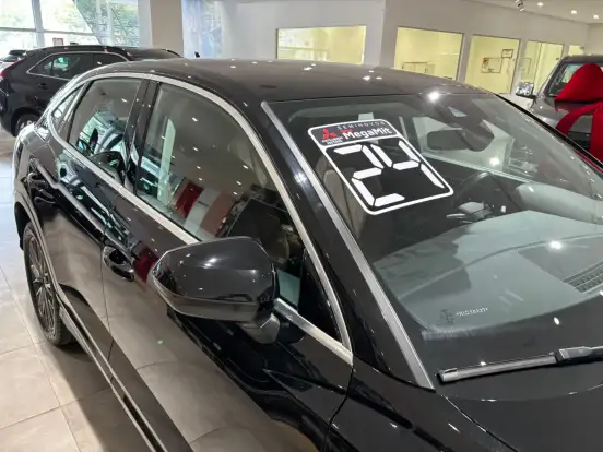 AUDI-Q3-2023
