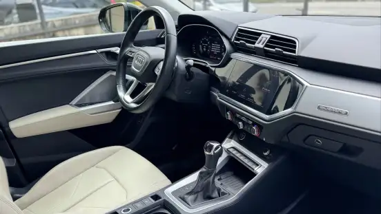AUDI-Q3-2023