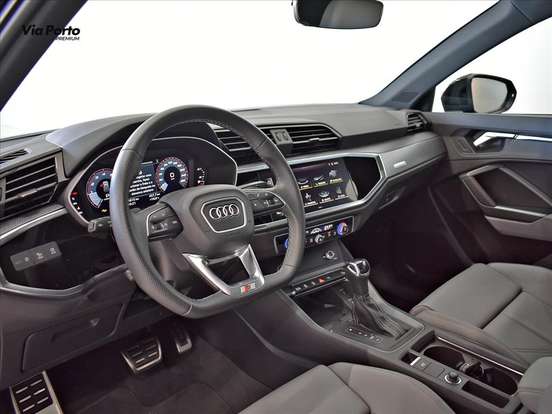 AUDI-Q3-2.0 40 TFSI GASOLINA PERFORMANCE BLACK PLUS QUATTRO TIPTRONIC AUDI-Q3-2024