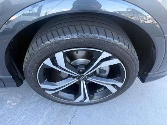 AUDI-Q3-2023