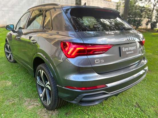 AUDI-Q3-2023