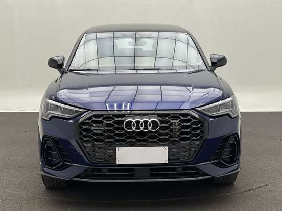 AUDI-Q3-2022