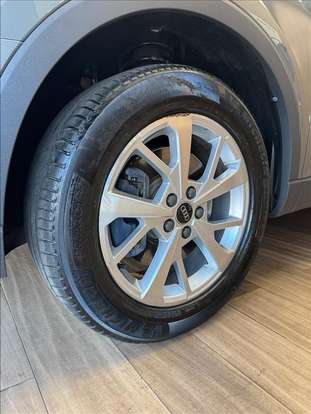 AUDI-Q3-2022