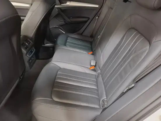 AUDI-Q5-2022
