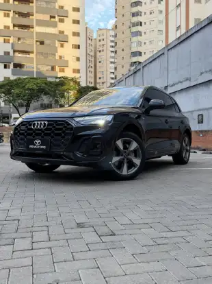 AUDI-Q5-2021