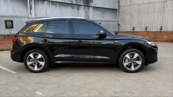 AUDI-Q5-2021