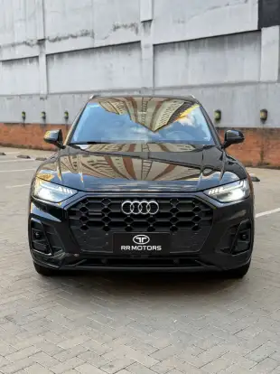AUDI-Q5-2021