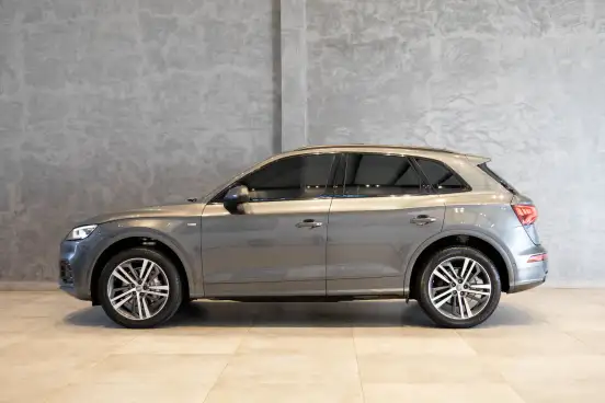 AUDI-Q5-2020