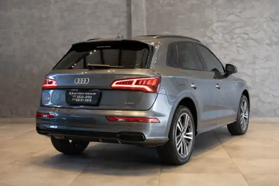 AUDI-Q5-2020