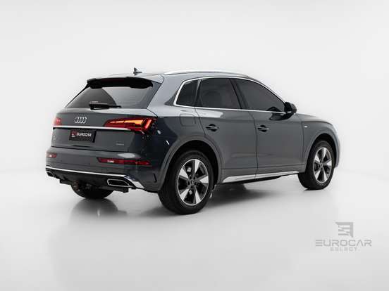 AUDI-Q5-2021