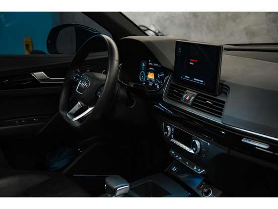 AUDI-Q5-2022