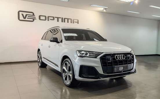 AUDI-Q7-2022