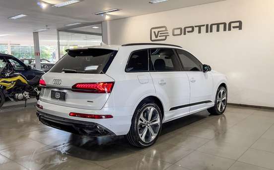 AUDI-Q7-2022