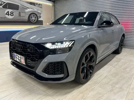 AUDI-RS Q8-2023