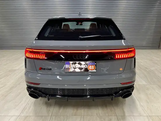 AUDI-RS Q8-2023