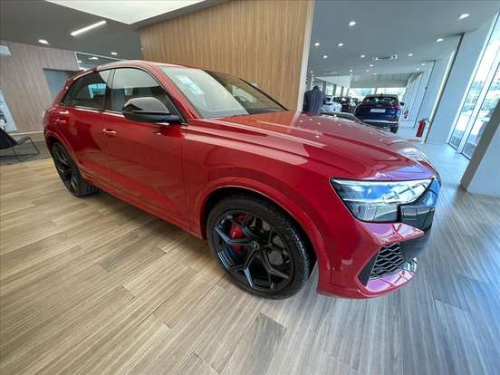 AUDI-RS Q8-2025