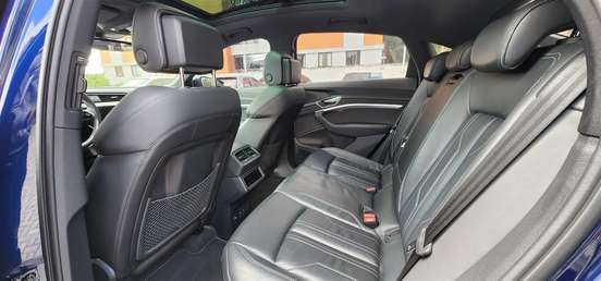 AUDI-E-TRON-2022