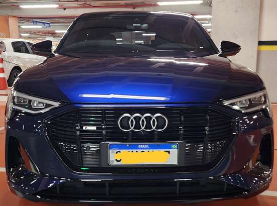 AUDI-E-TRON-2022