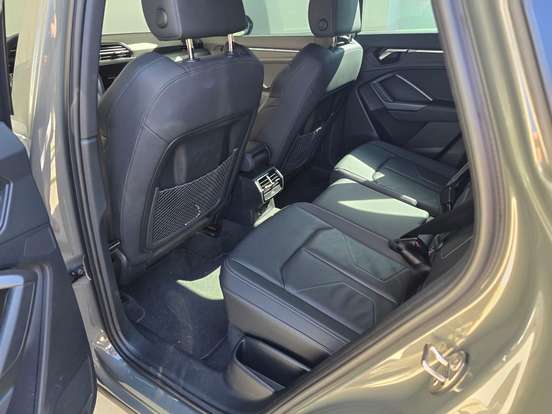 AUDI-Q3-2024