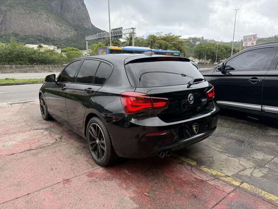 BMW-120i-2019