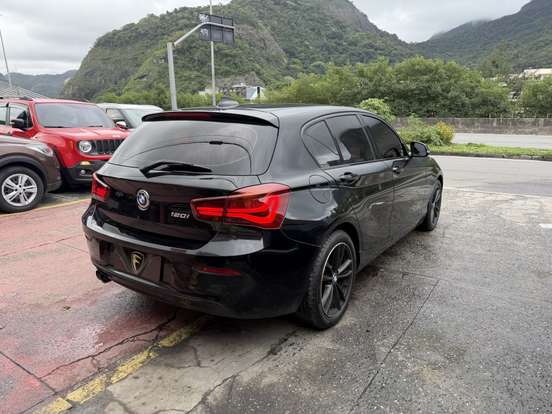 BMW-120i-2019