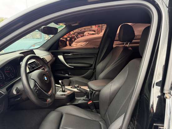 BMW-120i-2019