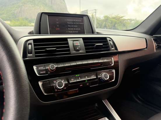 BMW-120i-2019