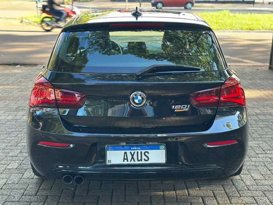 BMW-120i-2019
