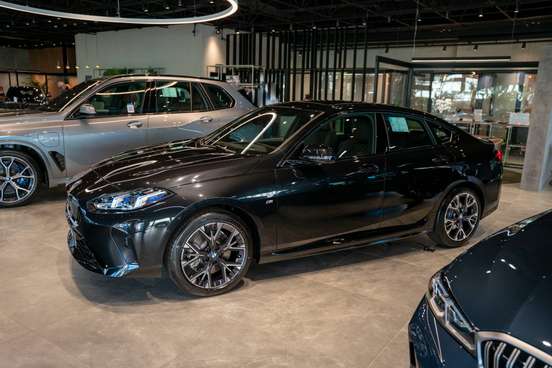 BMW-220i-2025