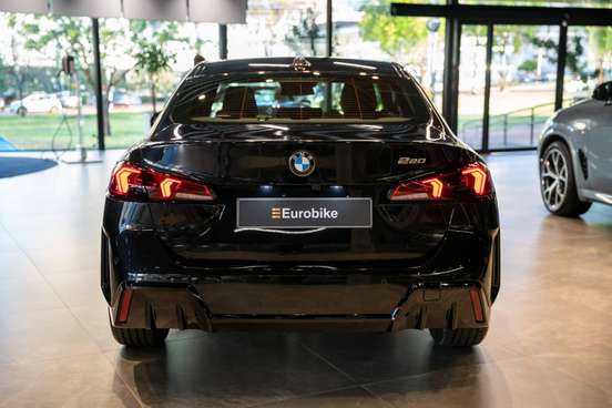BMW-220i-2025