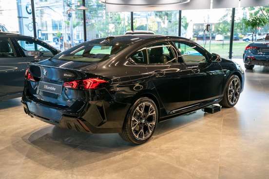 BMW-220i-2025
