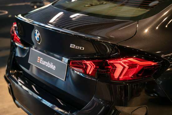 BMW-220i-2025