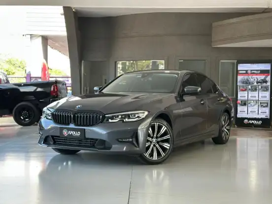 BMW-320i-2022