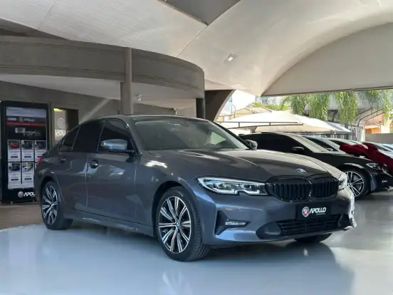 BMW-320i-2022