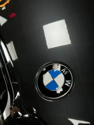 BMW-320i-2022