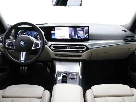 BMW-320i-2022