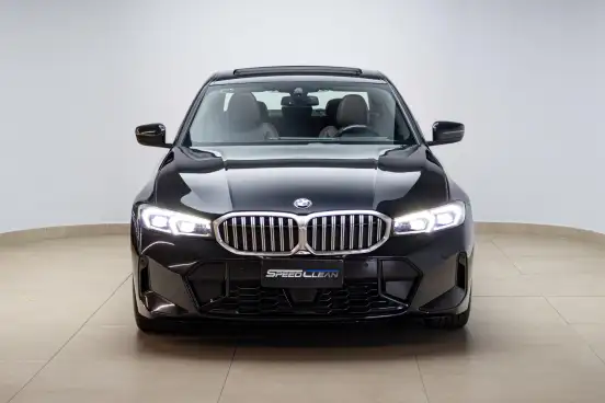 BMW-320i-2023